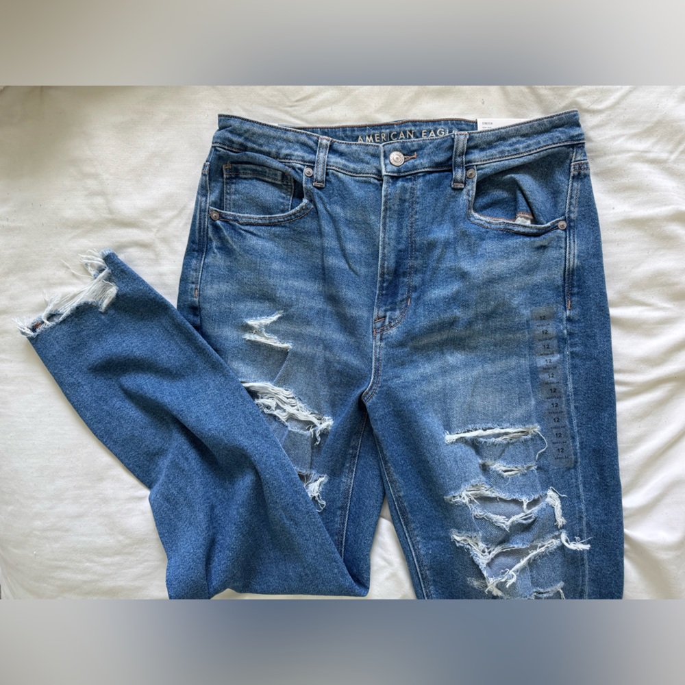 American Eagle Outfitters Mom Jean